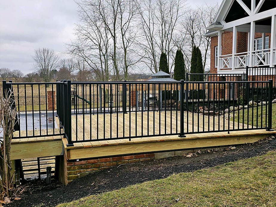 Aluminum railing contractor in Dayton Ohio