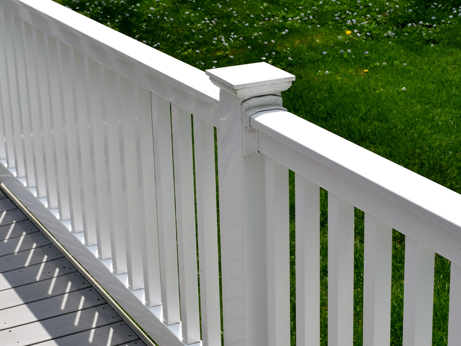 Vinyl railing contractor in Dayton Ohio