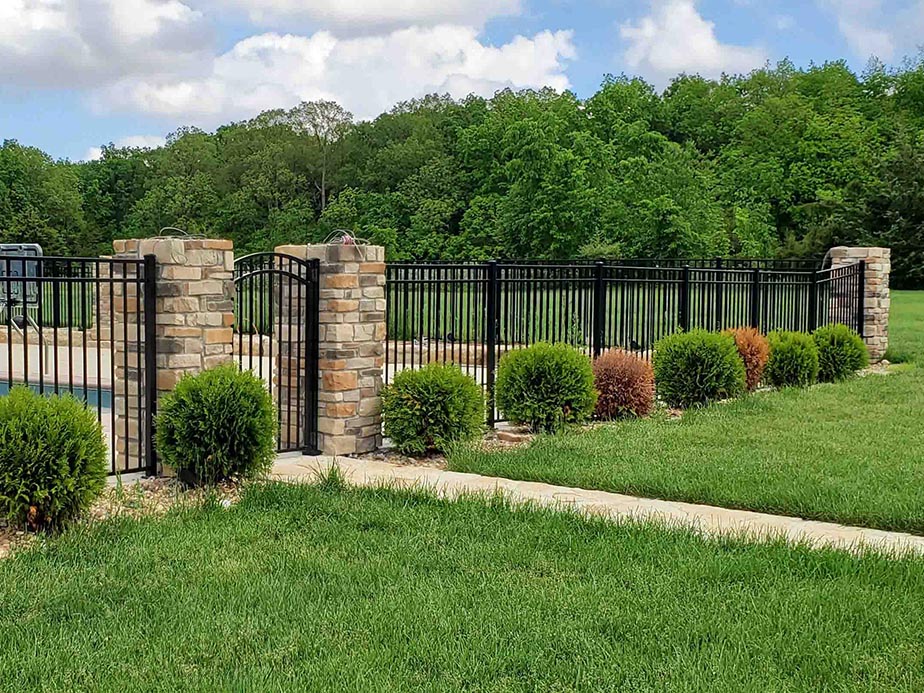 Aluminum fencing benefits in Dayton Ohio