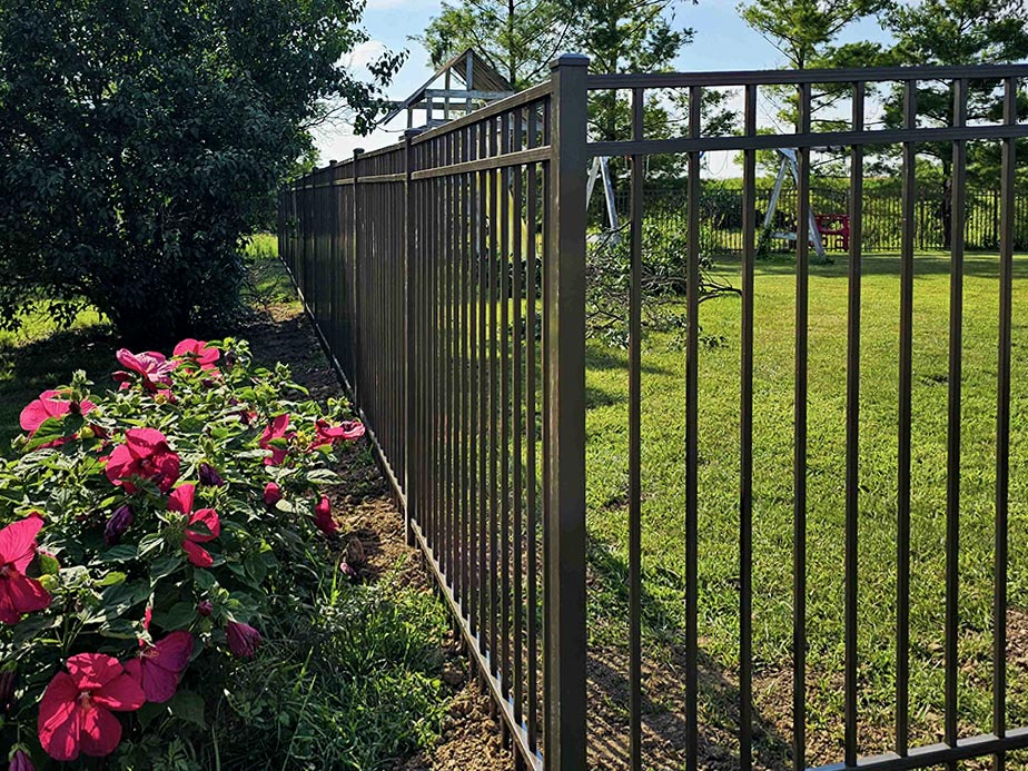 Aluminum Fence Contractor in Dayton Ohio