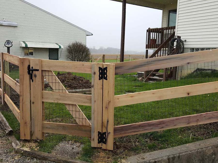 Farm Kentucky Board Fence in Dayton Ohio