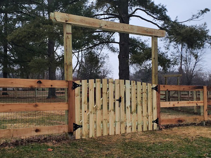 Residential wood arbor in Dayton Ohio