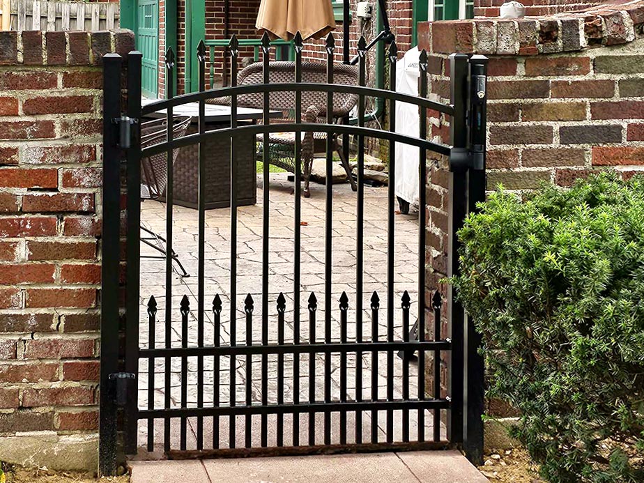 Dayton Ohio metal gate installation company 