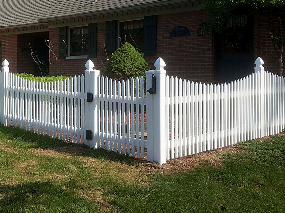 Dayton Ohio vinyl gate installation company 