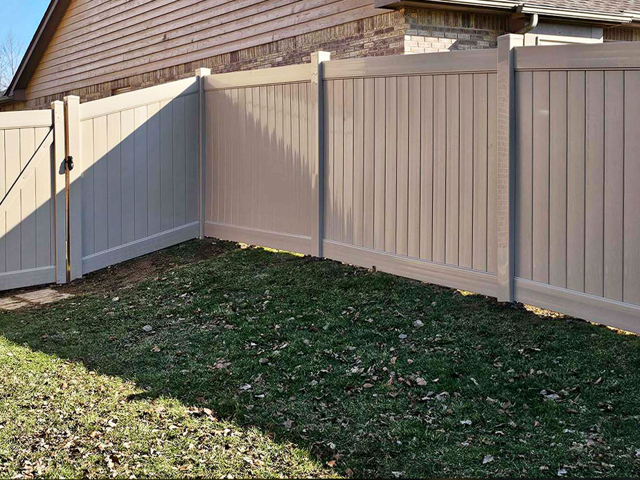 Centerville Ohio vinyl privacy fencing