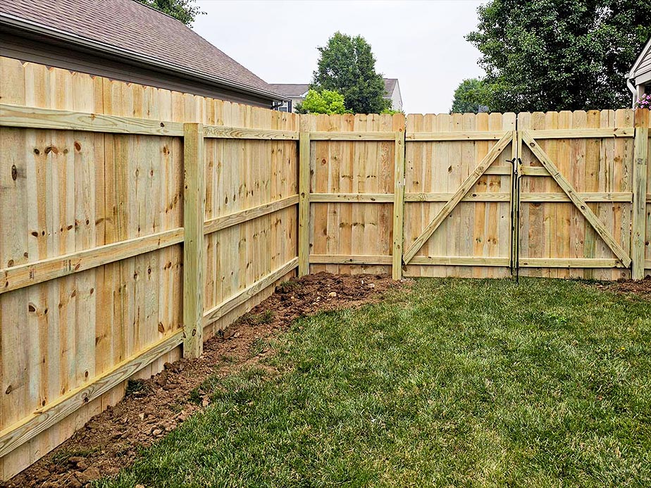 Centerville Ohio wood privacy fencing