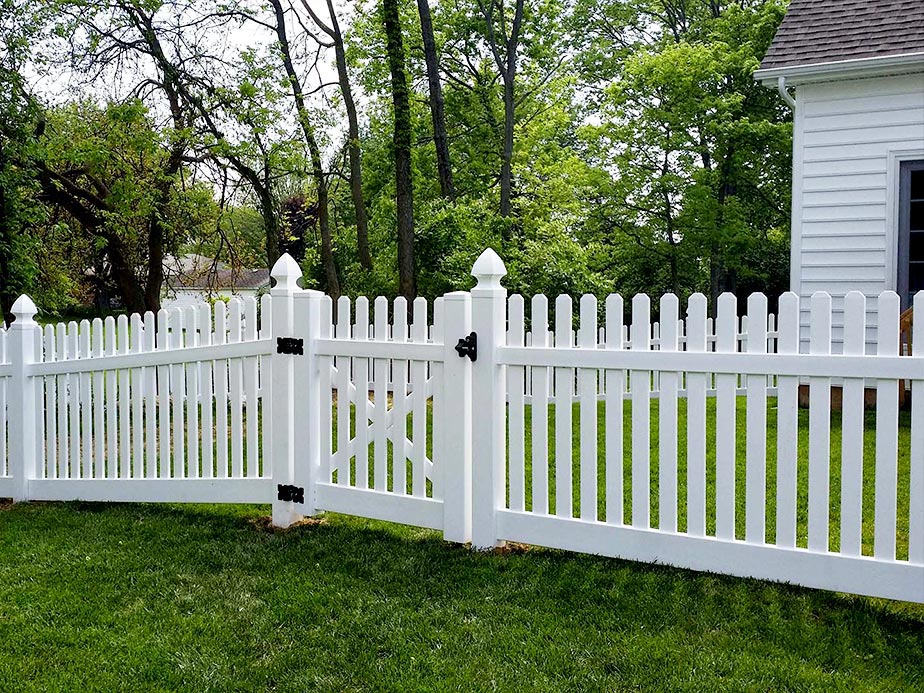Decorative Fence Example in Moraine Ohio